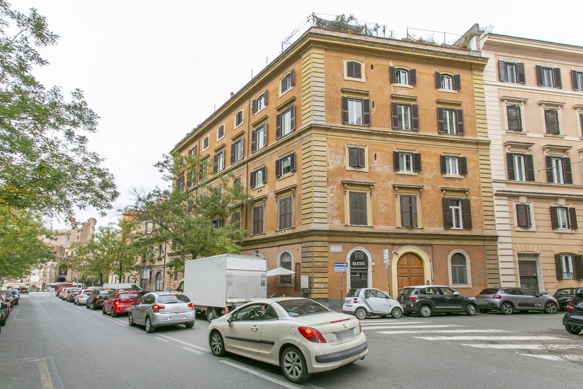 Wwb Colosseo โรม ภายนอก รูปภาพ